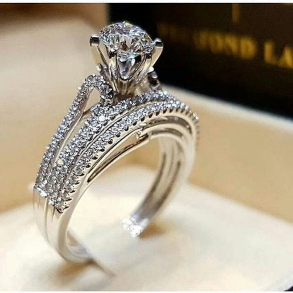 Luxury white gold filled ring